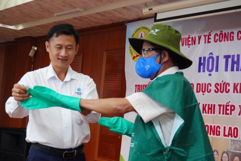 Trang bị kiến thức, bảo vệ sức khỏe người lao động trong sử dụng thuốc BVTV