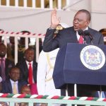 Tổng thống Kenya ủng hộ trồng Bông biến đổi gen